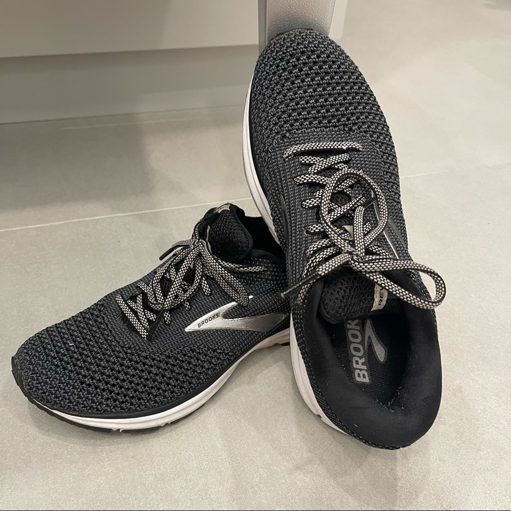 Brooks DNA Running Sneakers